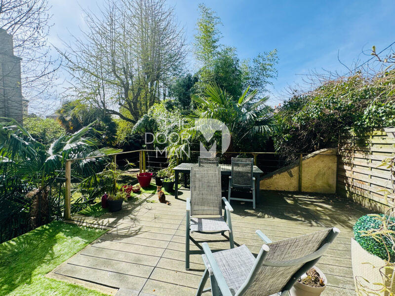 Maison de ville - 317 m² - 10 pièces