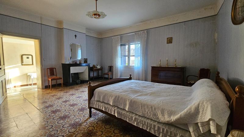 Maison - 280 m² - 7 pièces