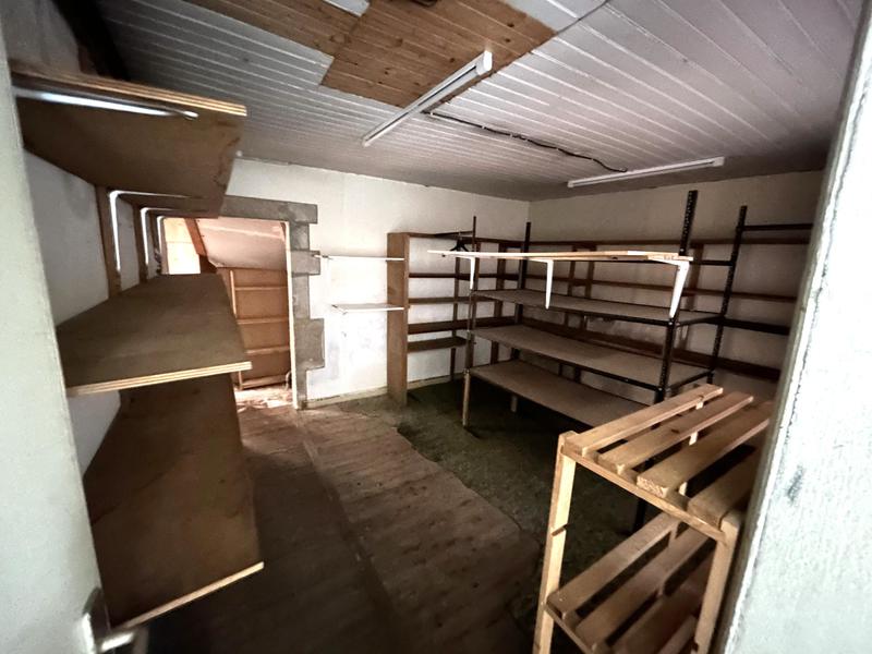 Local commercial - 130 m² - 4 pièces