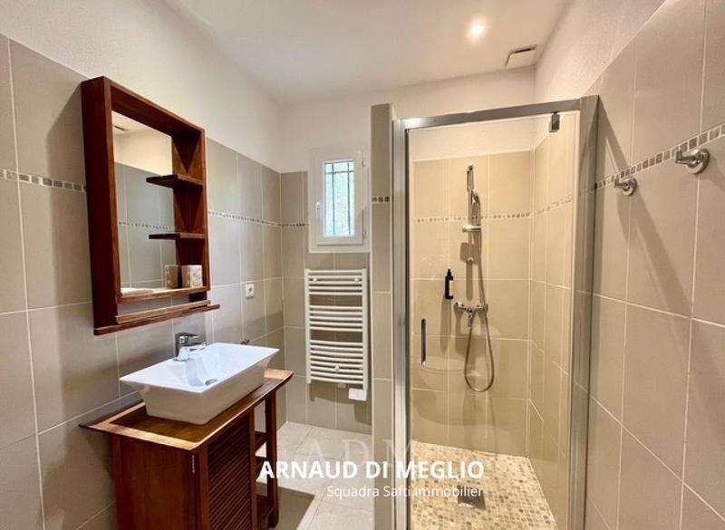 Local commercial - 304 m² - 12 pièces