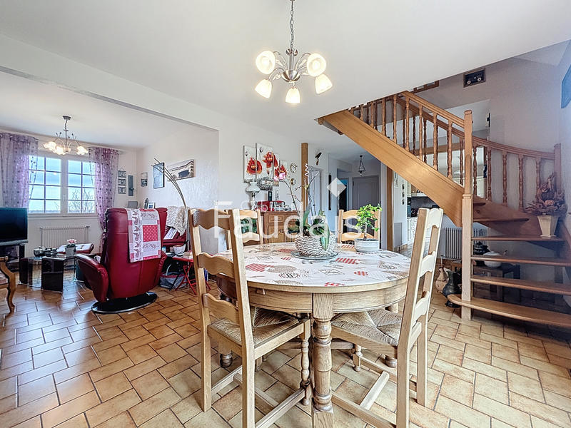 Maison - 95 m² - 6 pièces