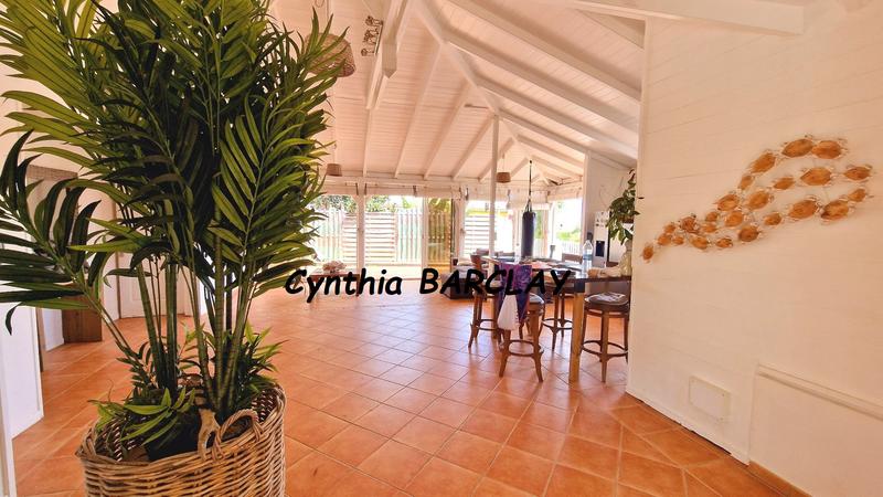 Maison - 180 m² - 6 pièces