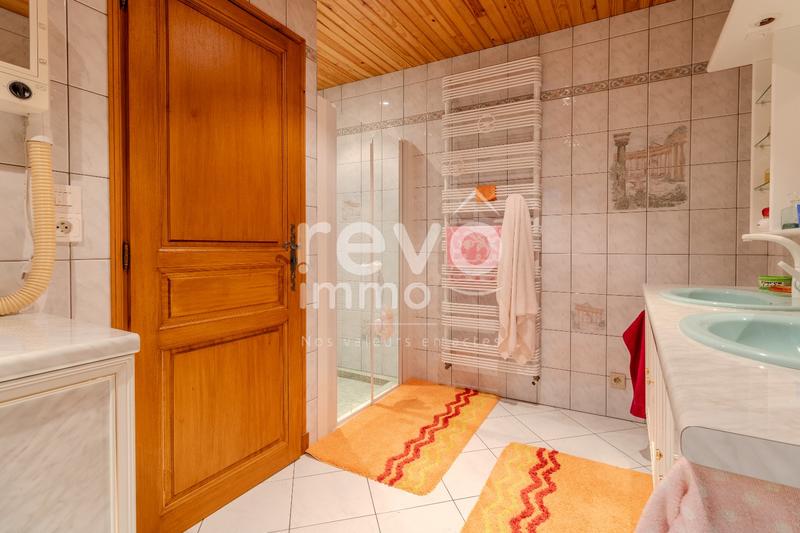 Maison - 478 m² - 12 pièces