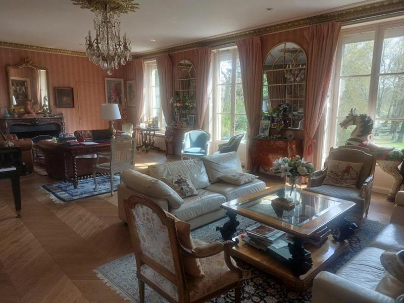 Demeure - 430 m² - 11 pièces