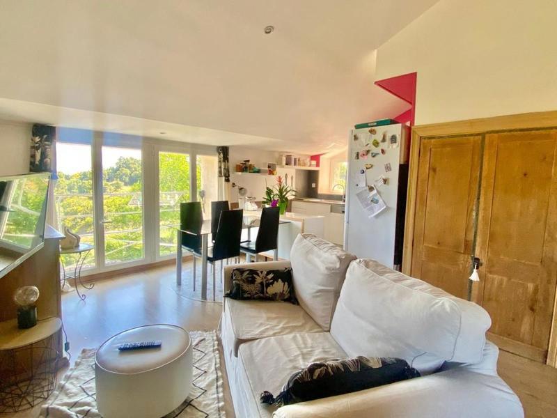 Propriété - 200 m² - 8 pièces