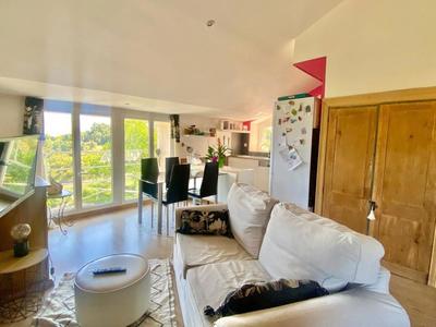 Propriété - 200 m² - 8 pièces