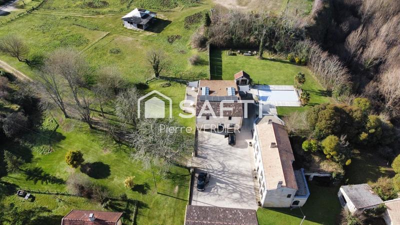 Maison - 500 m² - 16 pièces