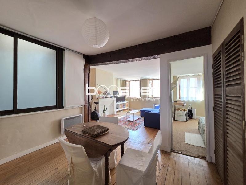 Appartement ancien - 62 m² - 3 pièces