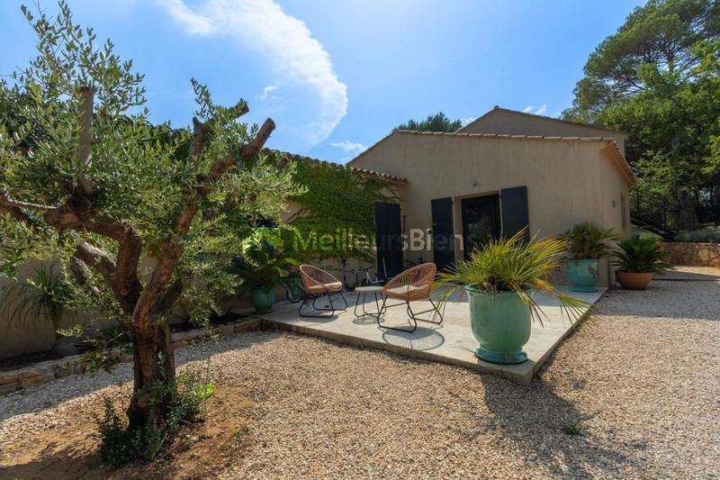 Propriété - 258 m² - 8 pièces