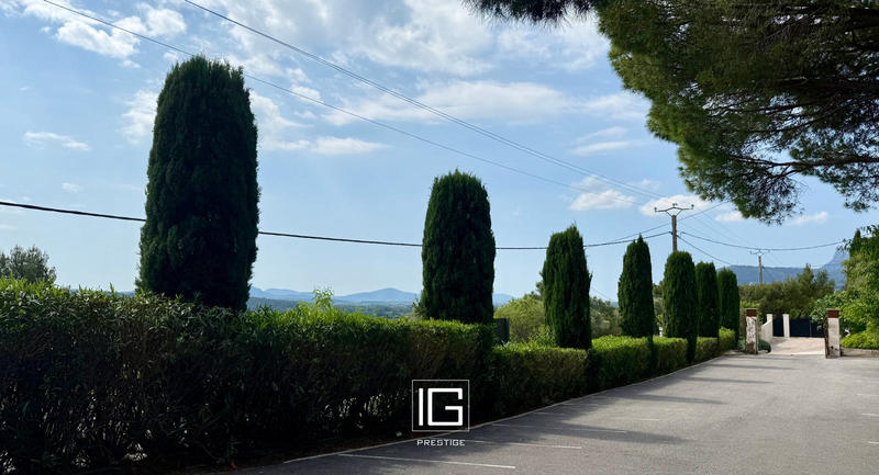 Local commercial - 276 m² - 5 pièces