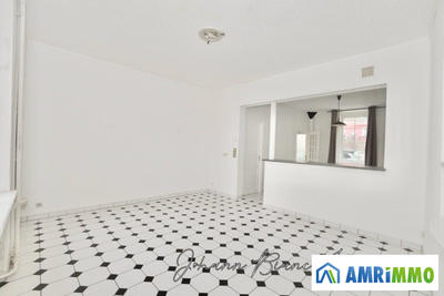 Maison traditionnelle - 76 m² - 5 pièces