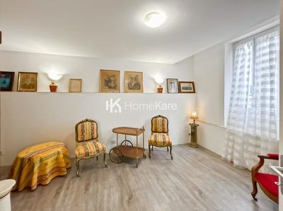 Maison - 330 m² - 8 pièces