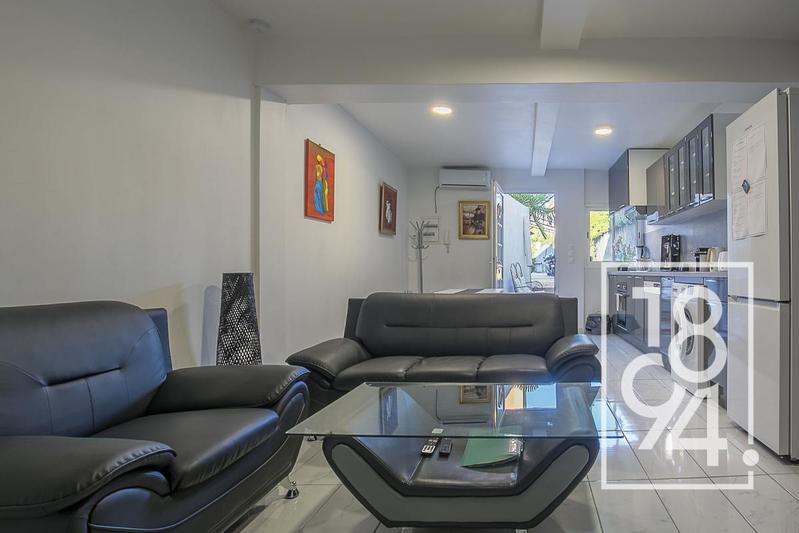 Maison - 211 m² - 10 pièces