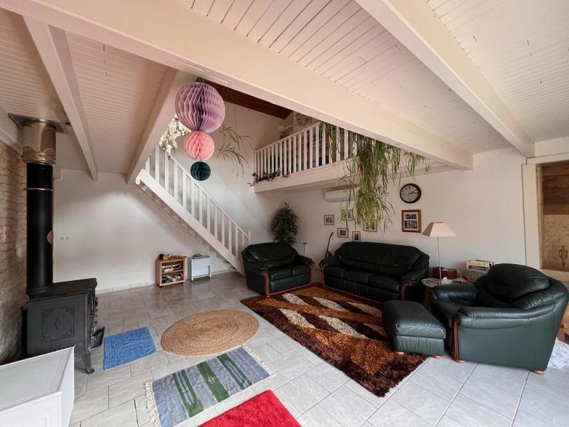 Maison en pierre - 204 m² - 6 pièces