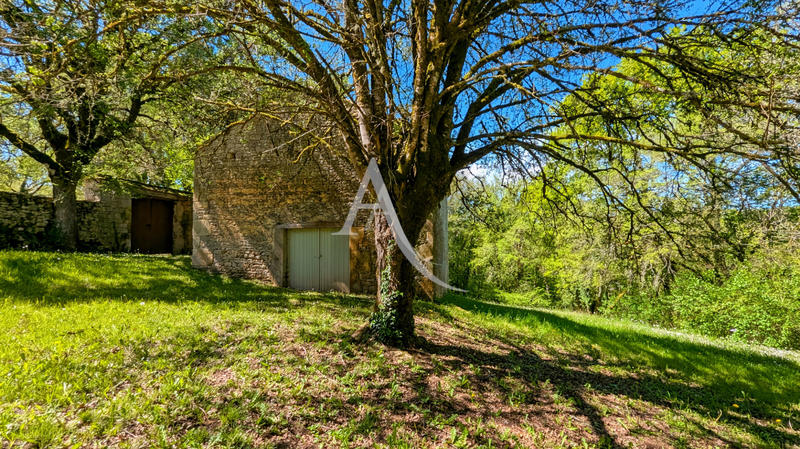 Maison - 260 m² - 10 pièces