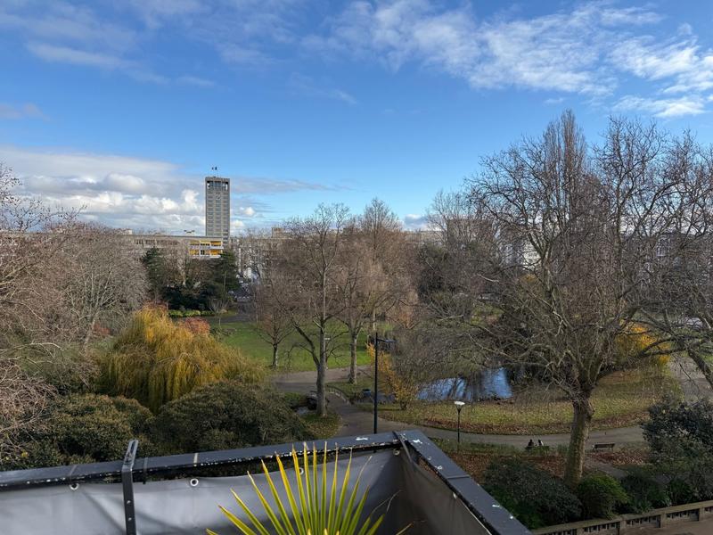 Appartement - 99 m² - 4 pièces