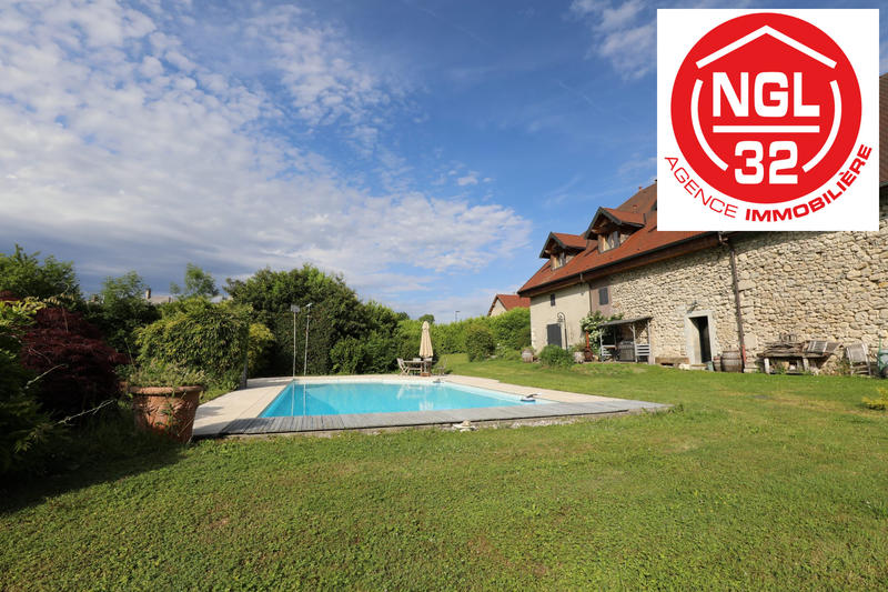 Maison - 250 m² - 10 pièces