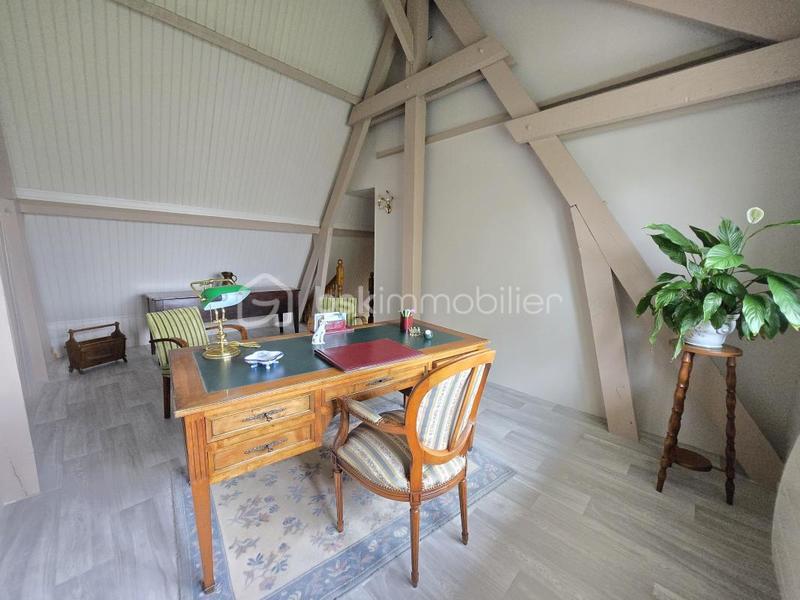 Pavillon - 217 m² - 7 pièces