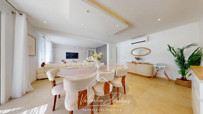 Demeure - 157 m² - 5 pièces