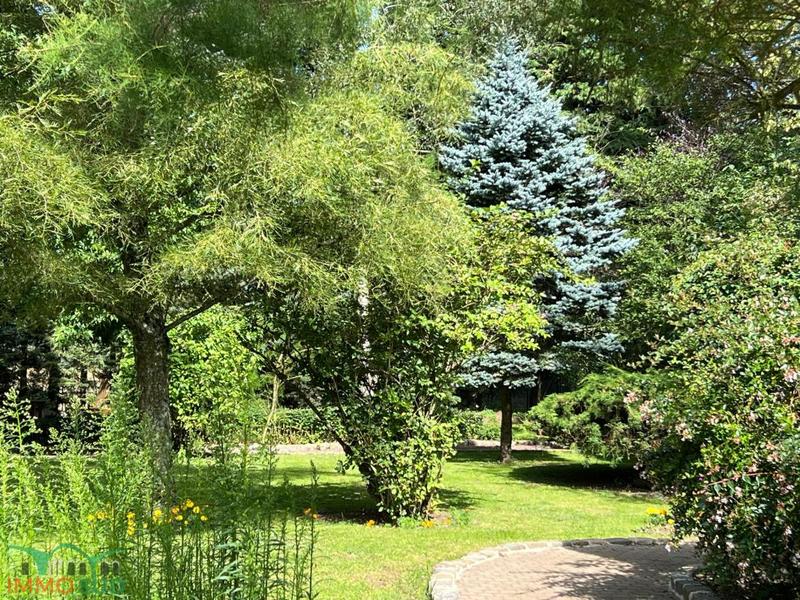 Propriété - 200 m² - 8 pièces