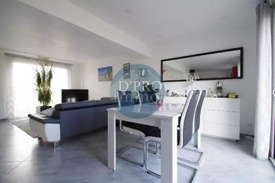 Maison - 92 m² - 6 pièces