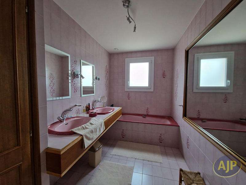 Maison - 145 m² - 7 pièces