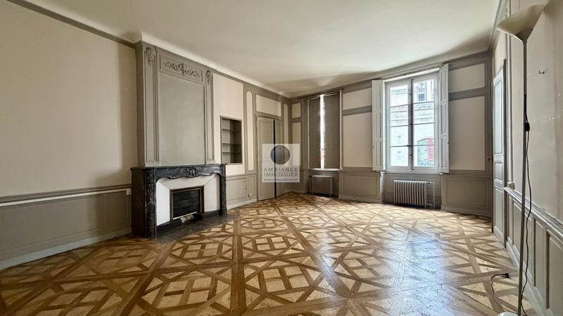 Appartement - 153 m² - 5 pièces