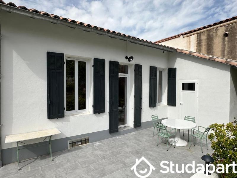 Chambre - 11 m² - 1 pièce