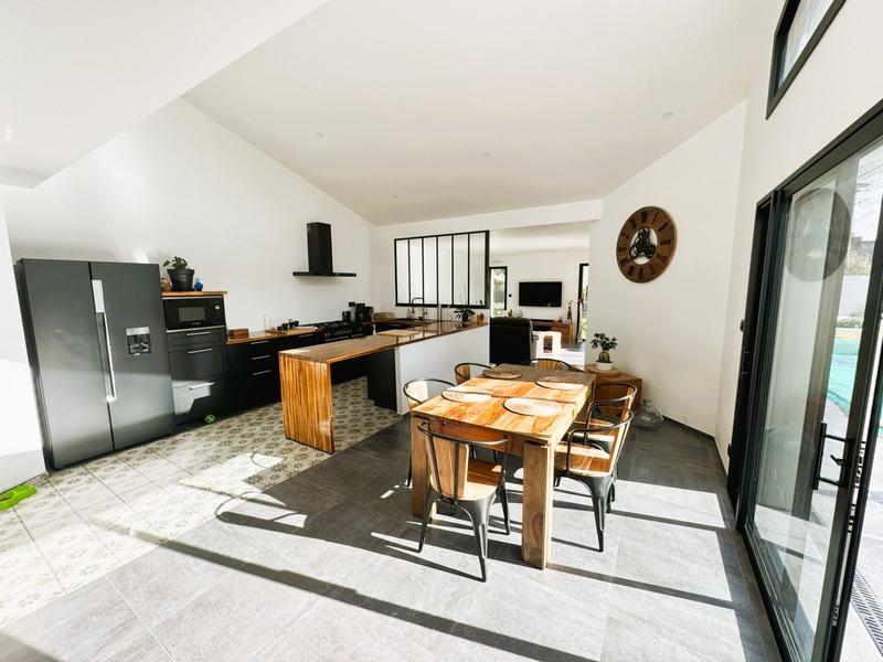 Maison - 141 m² - 5 pièces