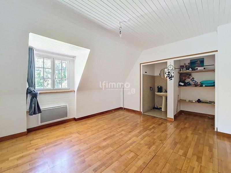 Propriété - 234 m² - 8 pièces