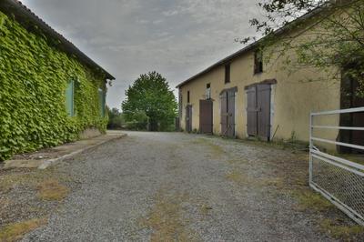 Maison - 268 m² - 9 pièces