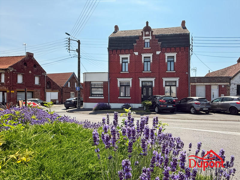 Maison - 228 m² - 9 pièces