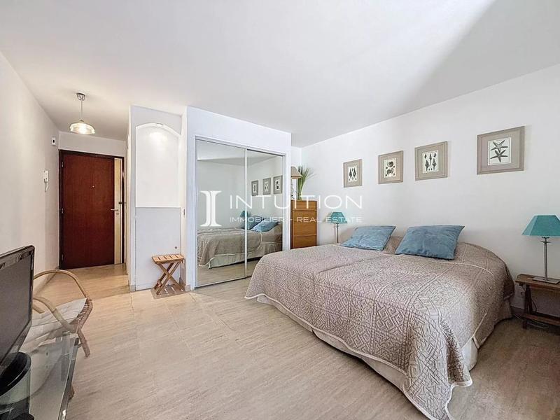 Studio - 28 m² - 1 pièce