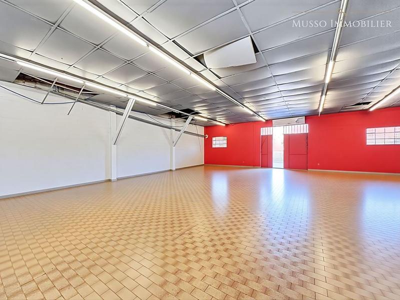 Local commercial - 400 m² - 6 pièces