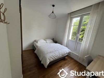 Chambre - 11 m² - 1 pièce