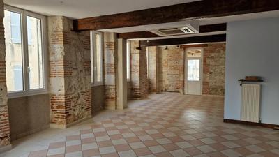 Maison de village - 370 m² - 10 pièces