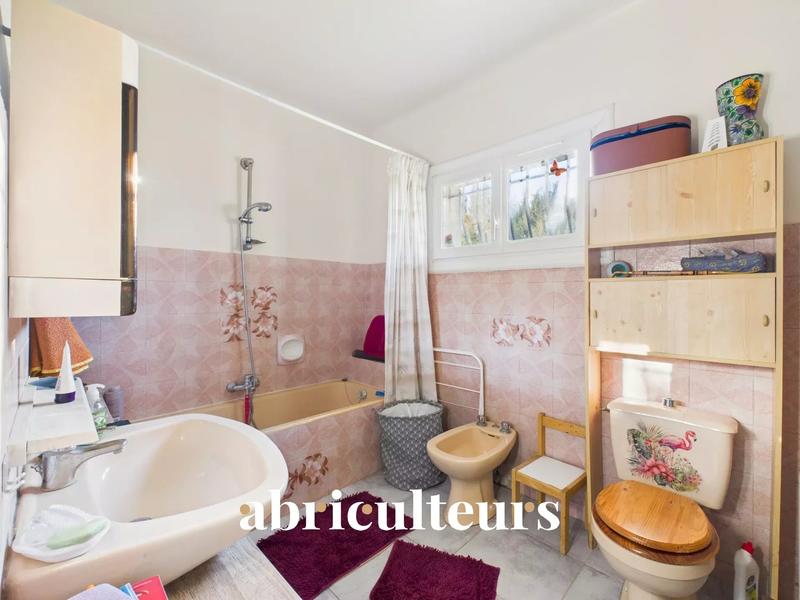 Maison - 232 m² - 8 pièces