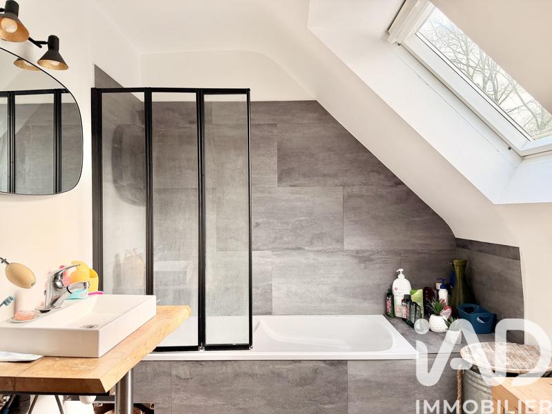 Maison - 180 m² - 7 pièces