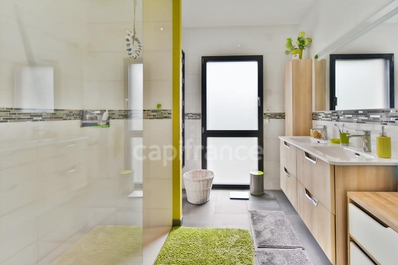 Maison - 320 m² - 6 pièces