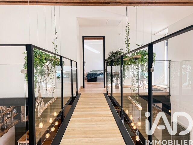 Maison - 203 m² - 7 pièces