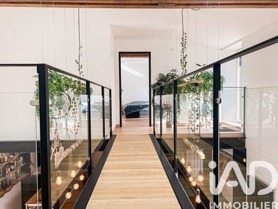 Maison - 203 m² - 7 pièces