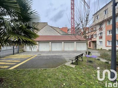 Appartement - 85 m² - 5 pièces