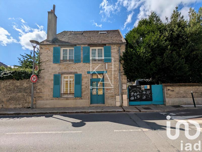 Maison - 201 m² - 10 pièces