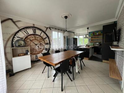 Maison - 168 m² - 8 pièces