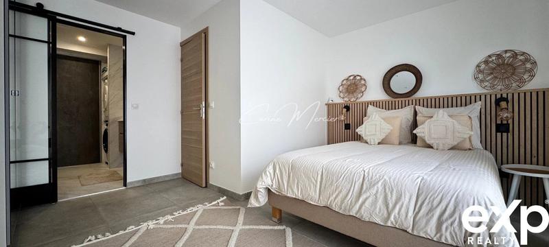 Maison - 212 m² - 8 pièces