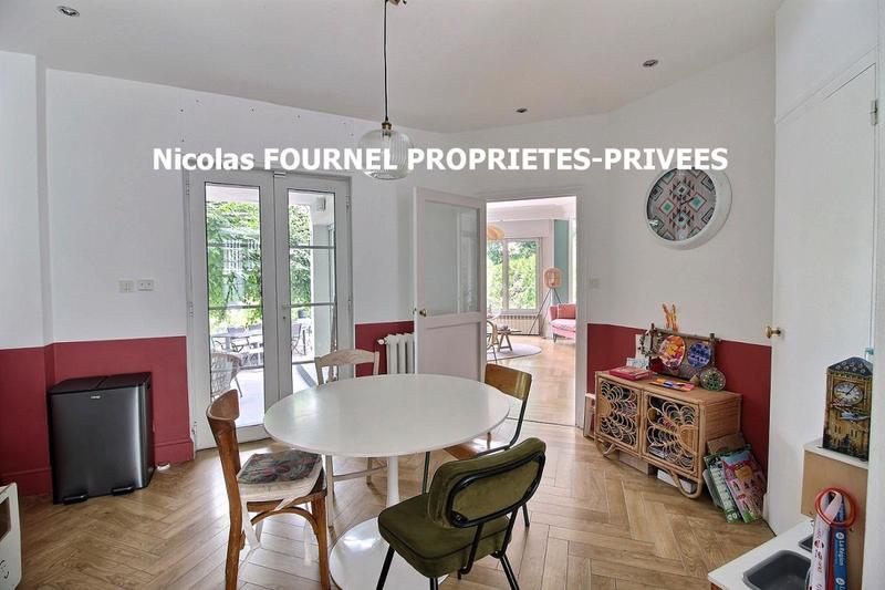 Propriété - 275 m² - 8 pièces