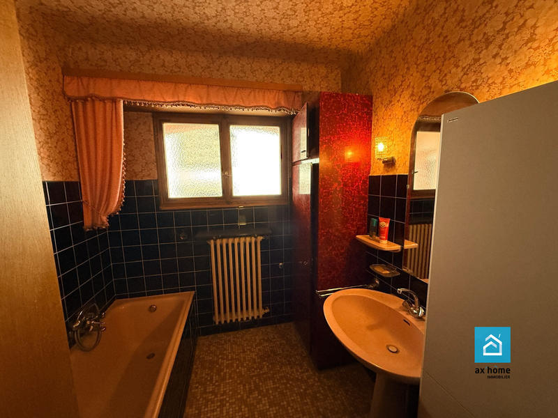 Maison - 210 m² - 7 pièces