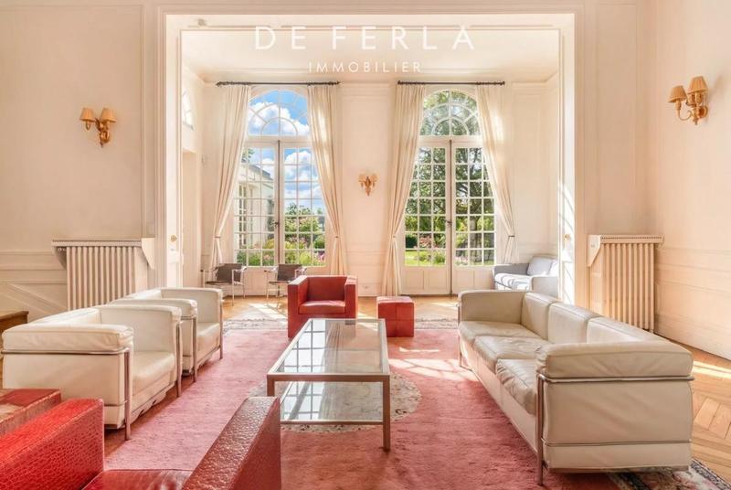 Maison de ville - 255 m² - 6 pièces