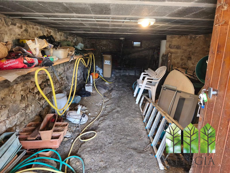 Maison - 246 m² - 13 pièces