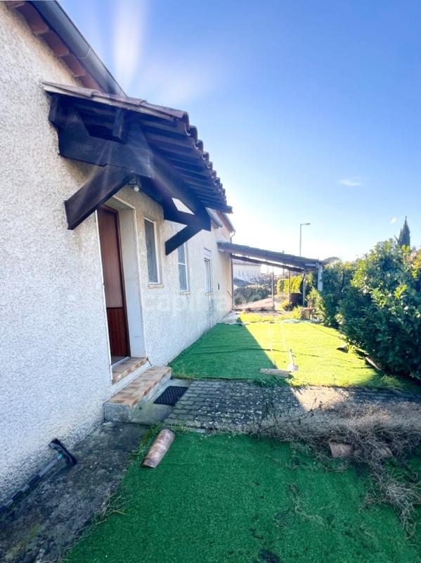 Maison - 222 m² - 7 pièces